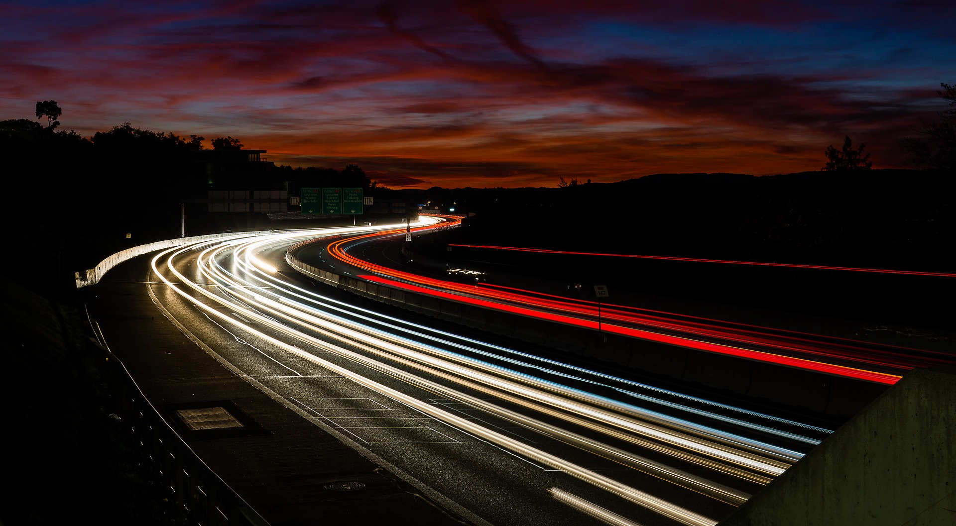 Autobahn (Stefan Nyffenegger from Pixabay)