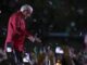 Brasiliens Präsident und Präsidentschaftskandidat Luiz Inácio Lula da Silva gestikuliert seinen Anhängern während einer Wahlkampfveranstaltung in Ceilandia, Bundesdistrikt, Brasilien, am 16. September 2026 zu. Brasilien hält am 4. Oktober 2026 Präsidentschaftswahlen ab. (Foto: Sergio Lima / AFP)