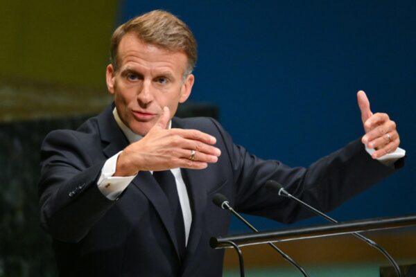 Frankreichs Präsident Emmanuel Macron spricht während der 81. Generalversammlung der Vereinten Nationen im UN-Hauptquartier in New York am 22. September 2026. (Foto: ANGELA WEISS / AFP)