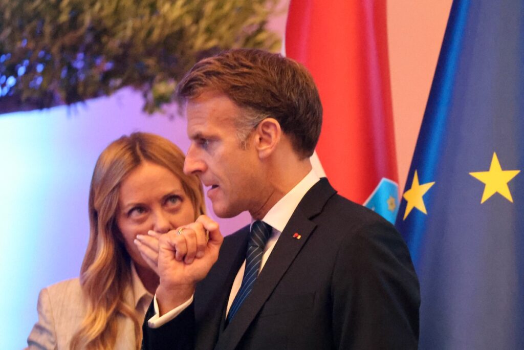 Die italienische Ministerpräsidentin Giorgia Meloni (links) und der französische Präsident Emmanuel Macron am 7. Oktober 2026 in Split. (Foto: Ludovic MARIN / AFP)