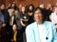 Die südafrikanische Juristin Navi Pillay, hier nach der Verleihung des Friedensnobelpreises 2026 am 9. Oktober 2026 im historischen Saal 600 des Justizpalastes in Nürnberg. (Foto: Frank Boxler/AFP)