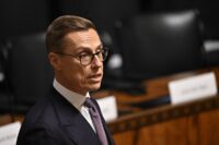 Der finnische Präsident Alexander Stubb hält am 27. Oktober 2026 in Helsinki, Finnland, während des Treffens des Nordischen Rates eine Rede zur Eröffnung der Plenarsitzung des finnischen Parlaments. (Foto: Roni Rekomaa / Lehtikuva / AFP)