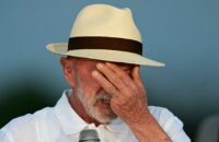 Brasiliens Präsident Luiz Inácio Lula da Silva weint während seiner Geburtstagsfeier im Alvorada-Palast, der offiziellen Präsidentenresidenz in Brasília, am 27. Oktober 2026. Lula da Silva, der am 27. Oktober 2026 81 Jahre alt wurde, versprach nach seiner historischen Wiederwahl für eine vierte Amtszeit, „24 Stunden am Tag“ zu arbeiten. (Foto: Pablo Porciuncula / AFP)