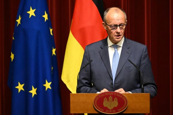 Bundeskanzler Friedrich Merz am 28. Oktober 2026 im Amtssitz des Premierministers in Tokio. (Foto: Rie KIKUCHI / POOL / AFP)
