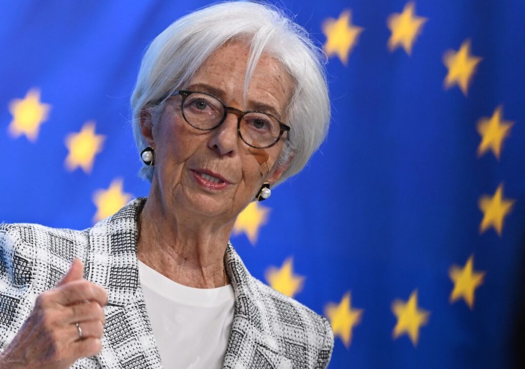 Die Präsidentin der Europäischen Zentralbank (EZB), Christine Lagarde, gab am 29. Oktober 2026 im Hauptsitz der EZB in Frankfurt am Main ihren Rücktritt bekannt (Foto: Kirill Kudryavtsev / AFP)