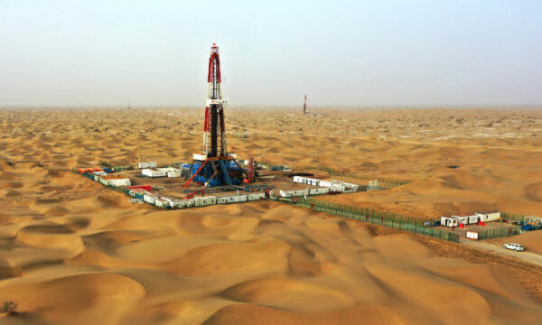 Blick auf das Ölfeld Fuman am Nordrand der Taklamakan-Wüste in der nordwestchinesischen Autonomen Region Xinjiang der Uiguren. (Archivfoto: China Media Group)